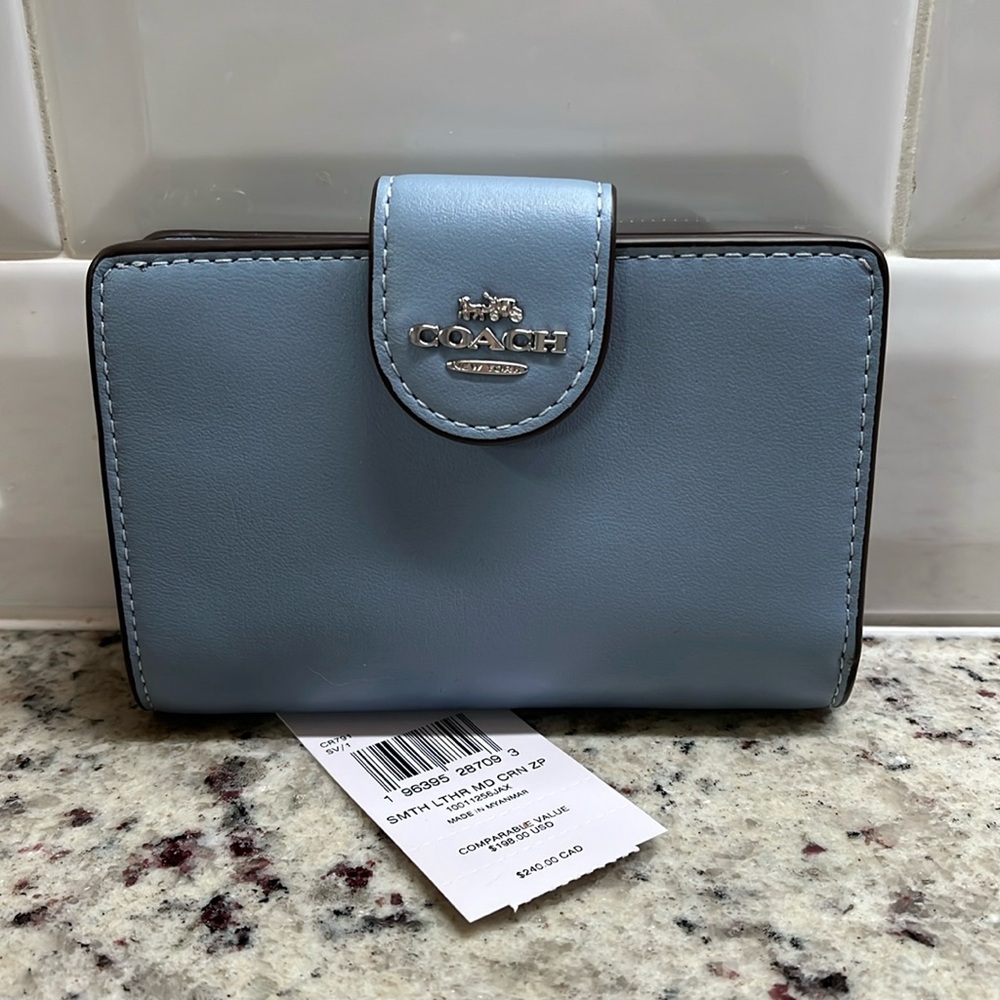 Coach Medium Leather Wallet NWT - Picture 1 of 12